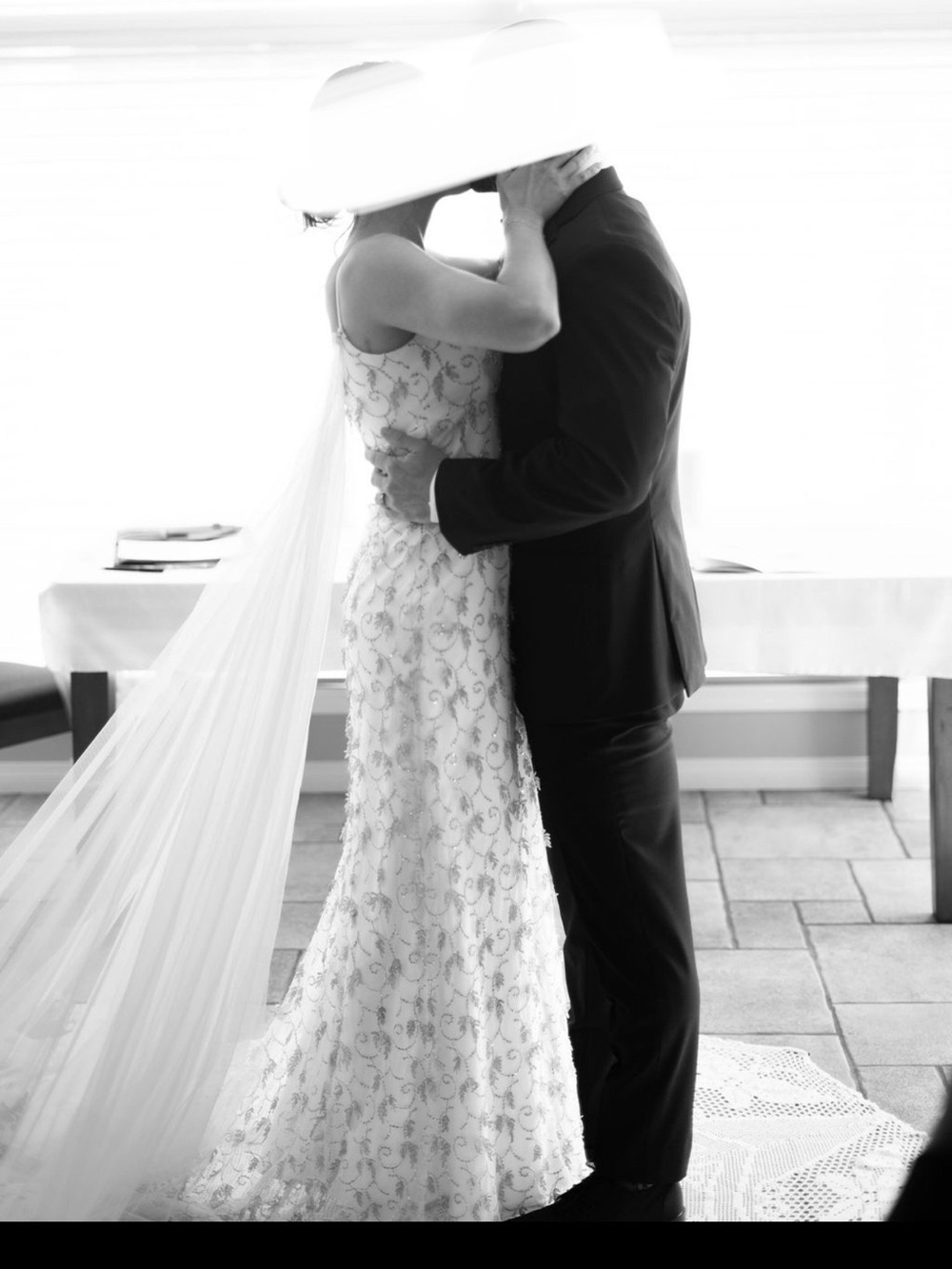 Vintage Wedding Dress w Overskirt/train - Picture 3 of 7